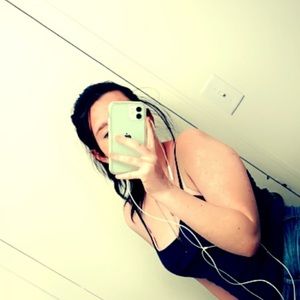 Meet your Posher, Leah